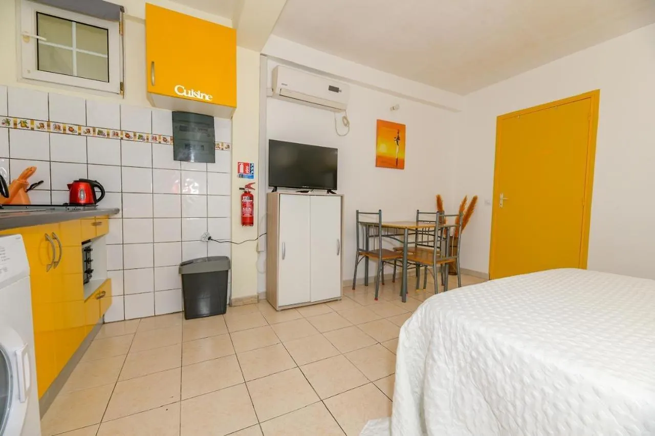 Apartment Cozy Studio Couleurs Pays Le Lamentin