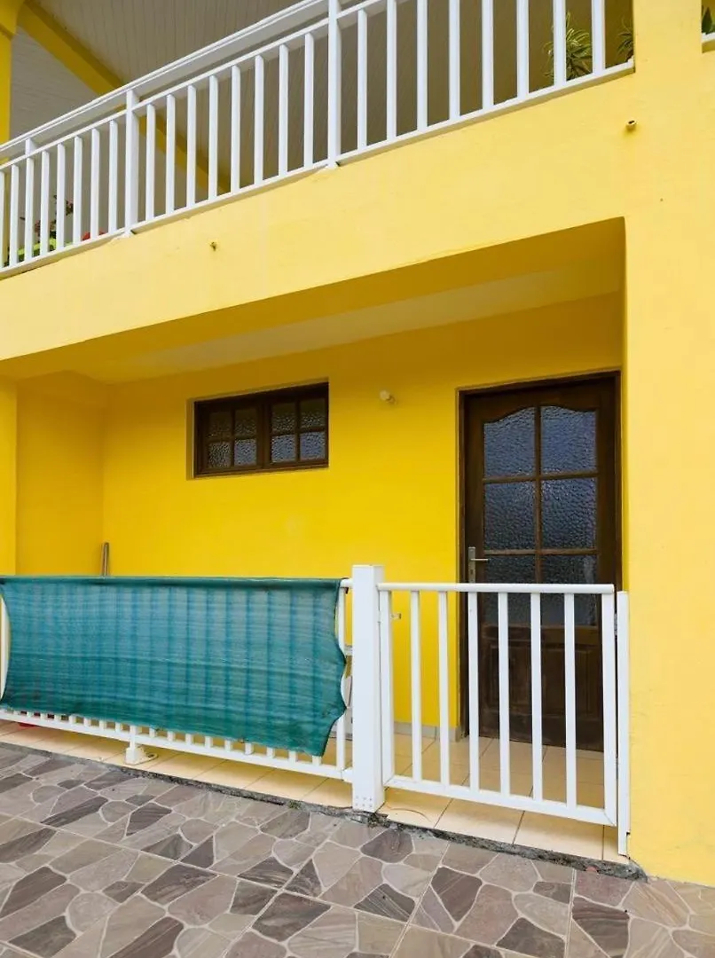 Cozy Studio Couleurs Pays Le Lamentin 0*,